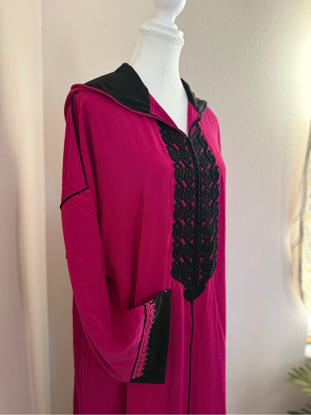 Moroccan Djellaba Fuchsia Black Trim Lightweight Elegant Caftan. - Picture 3 of 10